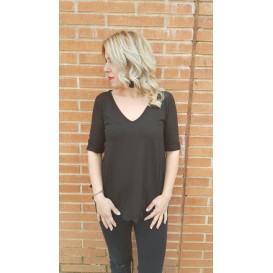 BASICA CUELLO PICO NEGRA