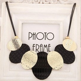 GARGANTILLA NEGRO Y DORADO